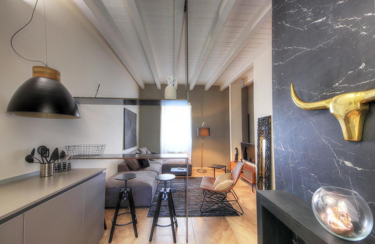 קליארי Urban Central Suites מראה חיצוני תמונה