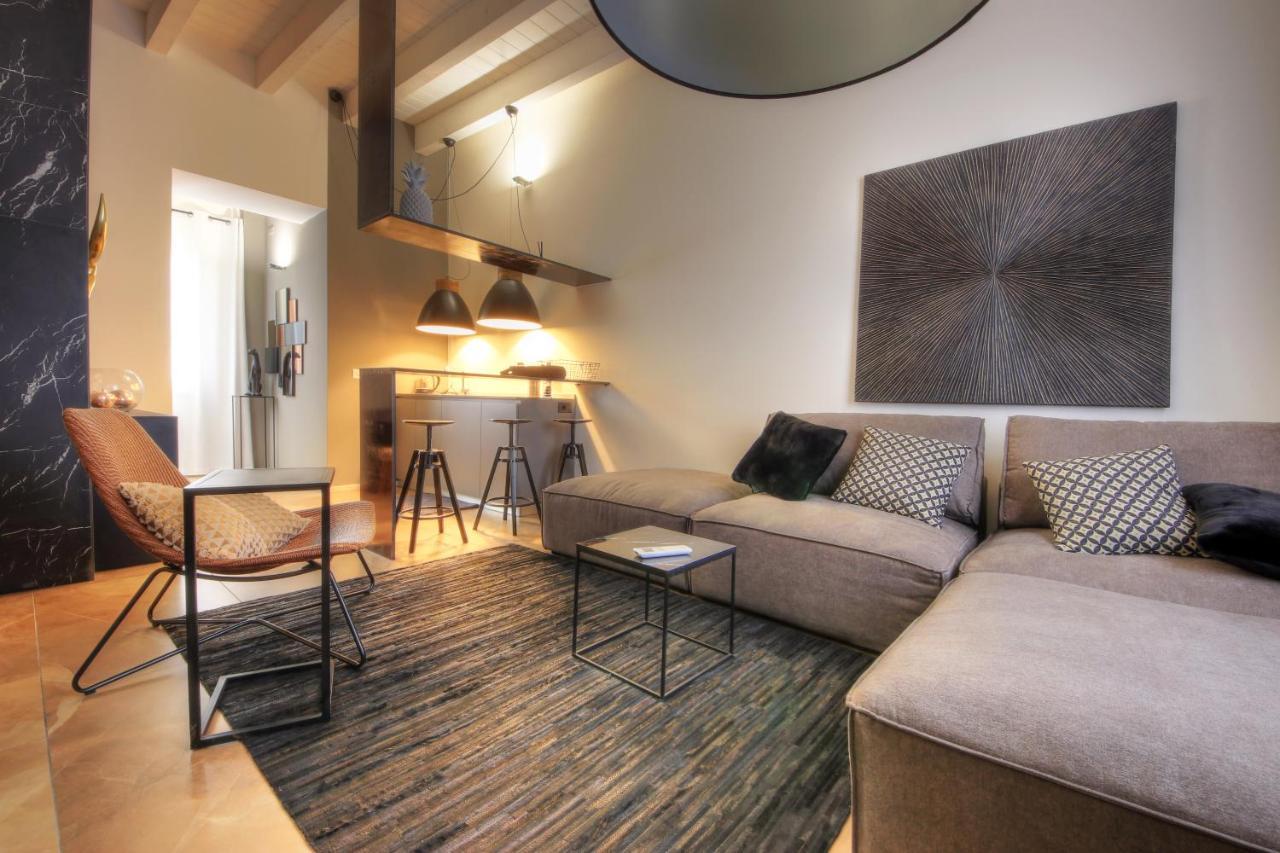 קליארי Urban Central Suites מראה חיצוני תמונה
